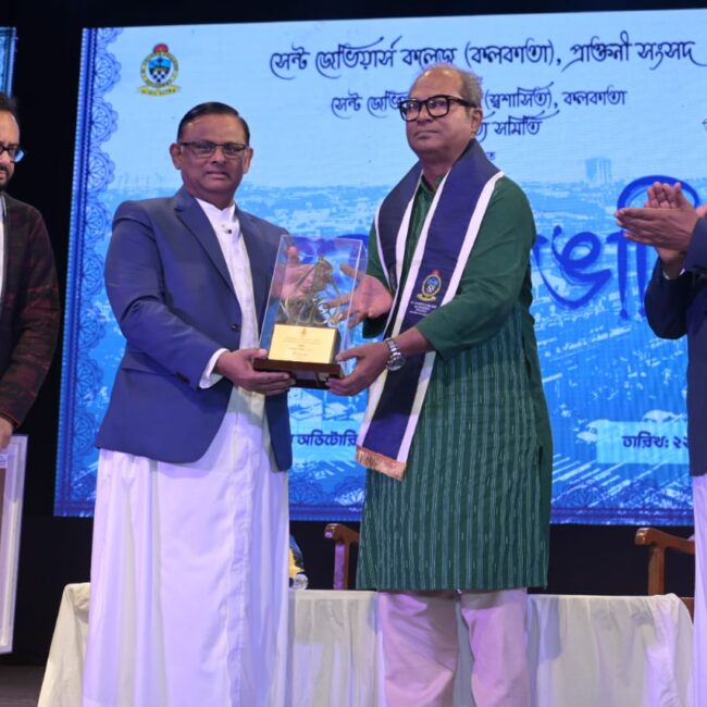 Dashabhuja Bangali’ 25 in association with Kahhak Publishers